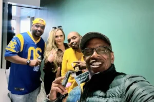 Barry, Kristin and fans taking a selfie